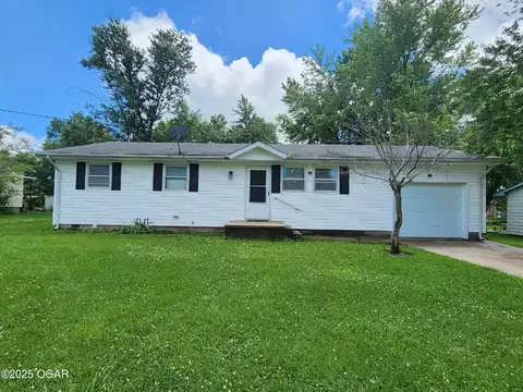 1207 E 10th Street, Lamar, MO 64759