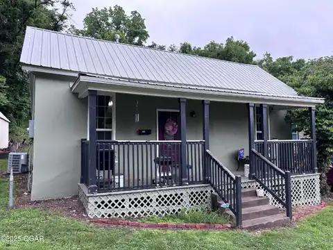 324 W Hill Street, Neosho, MO 64850