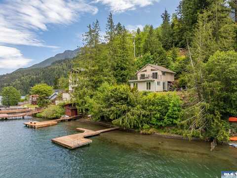 49 Sunny Point Lane, Port Angeles, WA 98363