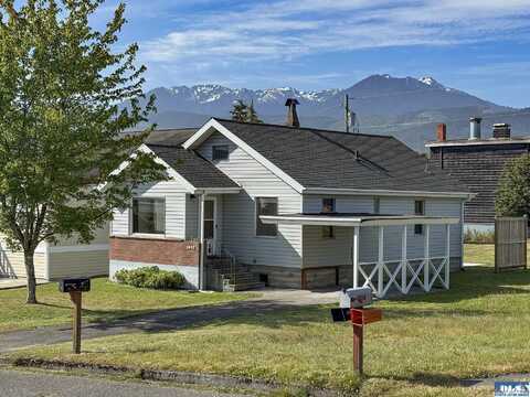 1012 W 10th Street, Port Angeles, WA 98363