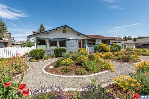 516 E Willow St, Sequim, WA 98382