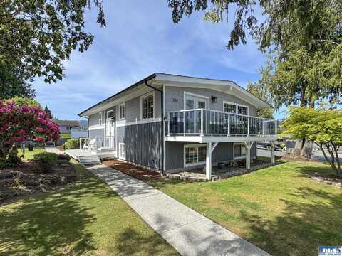 1538 W 12th Street, Port Angeles, WA 98363