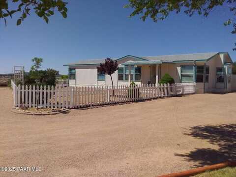 22050 N Wolf Den Lane, Paulden, AZ 86334