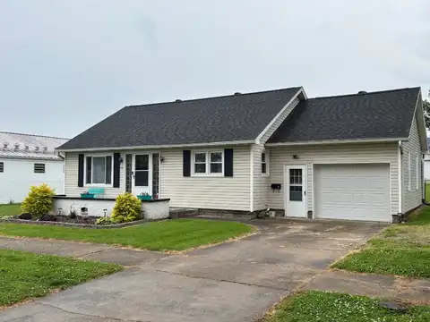 910 Poplar Street, Mt. Carmel, IL 62863
