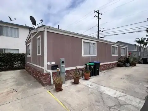 327 W Wilson, Costa Mesa, CA 92627