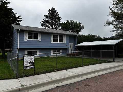 718 W 6th St, Winner, SD 57580