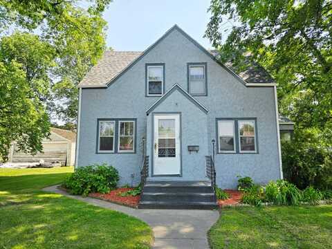 409 W Pipestone Ave., Flandreau, SD 57028