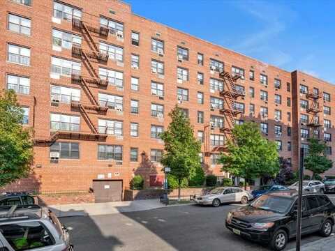 425 East 26th St, Brooklyn, NY 11226