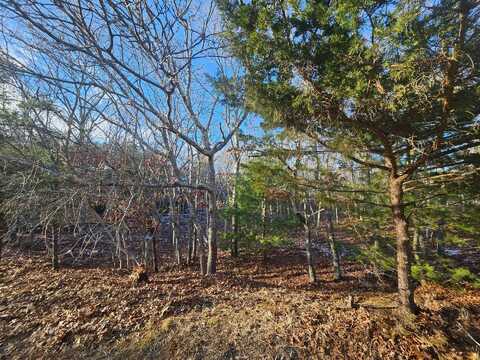 28 Rolling Woods Court, Wainscott, NY 11937