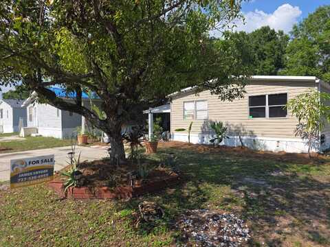 9601 Clubhouse Lane, Tampa, FL 33635