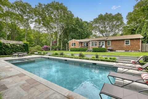 27 South Valley, Sag Harbor, NY 11963