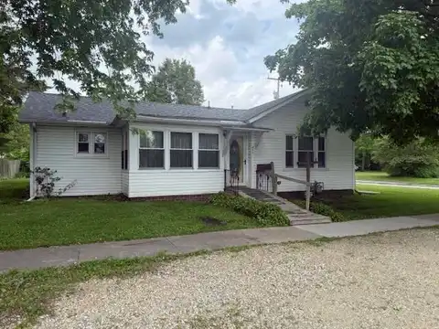902 South 5th St, Monmouth, IL 61462