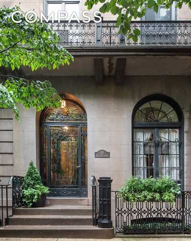 28 West 10th Street, New York, NY 10011