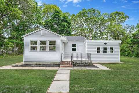 60 Westminster Drive, Shirley, NY 11967