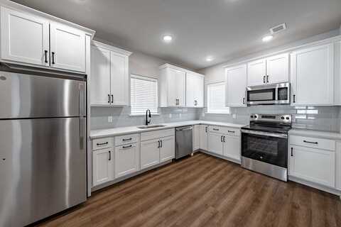 182 Excelsior Ave, Saratoga Springs, NY 12866