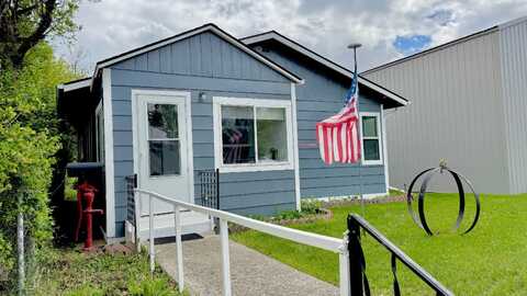 53 Hamilton St SE, Scranton, ND 58653