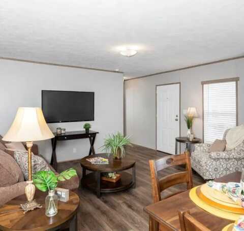 7803 St Andrews Church Rd., Louisville, KY 40214