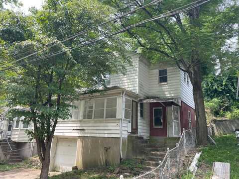 305 Grove Avenue, Charleston, WV 25302