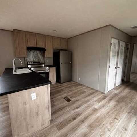 7803 St Andrews Church Rd., Louisville, KY 40214