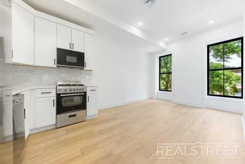 246 Vernon Ave, BROOKLYN, NY 11206