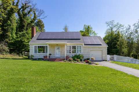 19 HIGHVIEW BOULEVARD, BROOKHAVEN, NY 11719