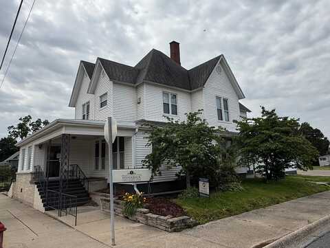 200 S Walnut St, Carmi, IL 62821