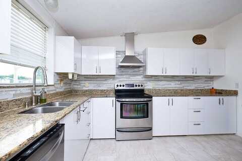 1009 SW 113th Way, Davie, FL 33325