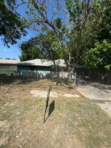 307 North St., Brackettville, TX 78832