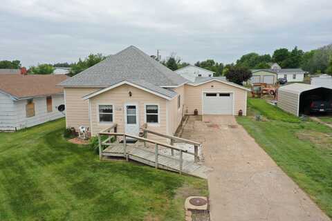 1321 Douglas St., Imperial, NE 69033