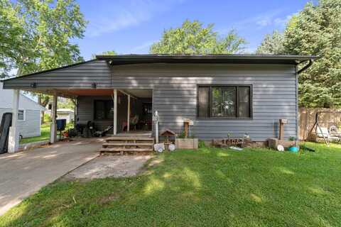 719 N Chestnut St, Cameron, MO 64429