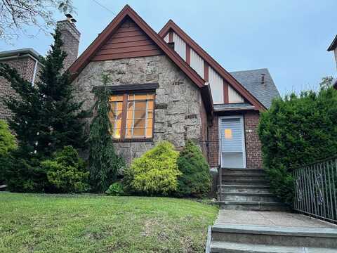 32-15 149th St, Flushing, NY 11354