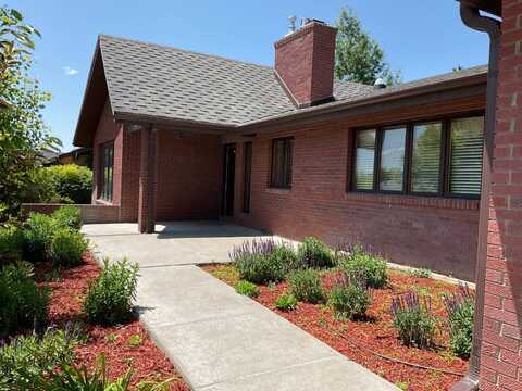 1101 Larkspur, Scottsbluff, NE 69361