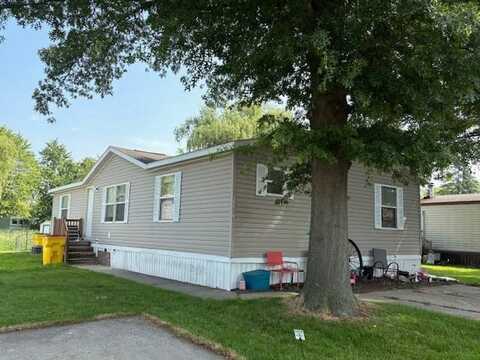 29619 Georgetown Dr, Chesterfield, MI 48051