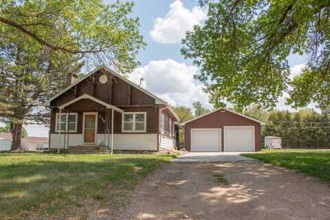 230 N 6th Ave, Burwell, NE 68823