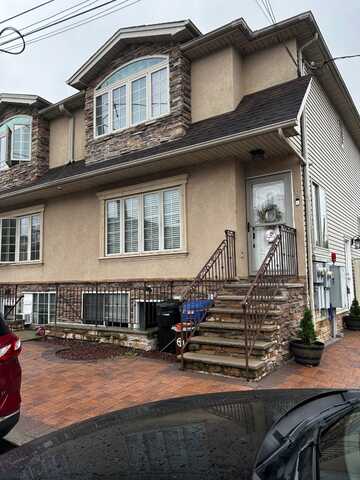 98 Crabtree Ave, Staten Island, NY 10309
