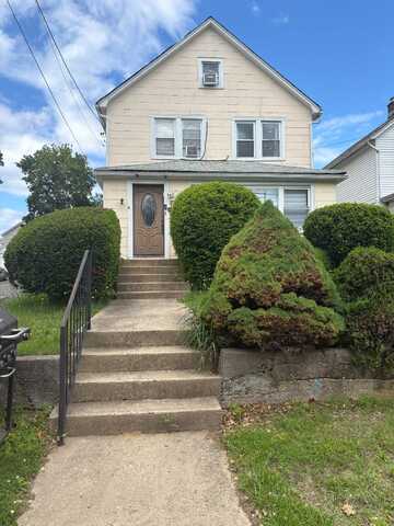 7A Franklin Rd, Great Neck, NY 11024