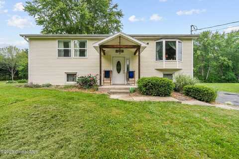 13 Willow Lane, Halfmoon, NY 12118
