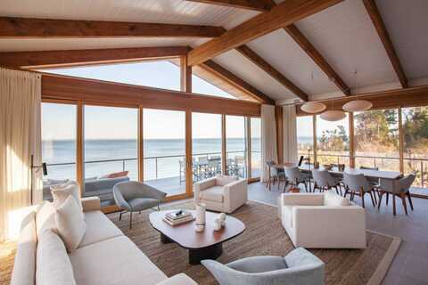 14 Driftwood Lane, East Hampton, NY 11937