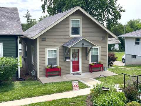 302 W Harrison St, Brunswick, MO 65236