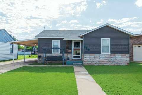 210 OAK Avenue, Dumas, TX 79029