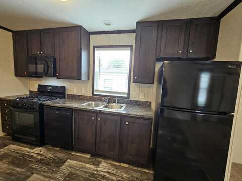 9 Cedar, Highland, MI 48357
