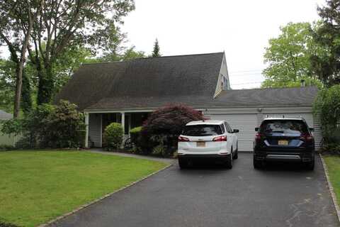 16 Barnwell Lane, Stony Brook, NY 11790