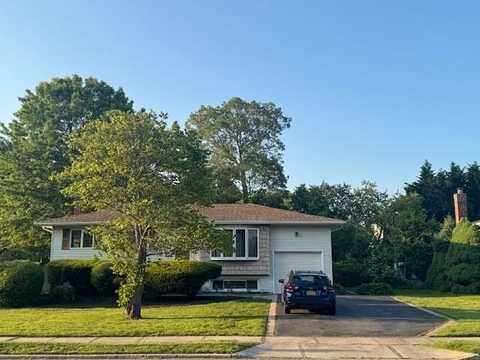 39 Seneca Drive, Commack, NY 11725