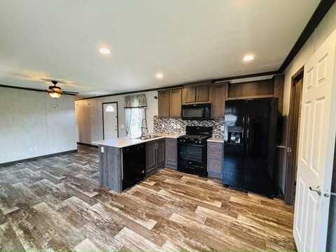 426 Chestnut Dr., Lockport, NY 14094