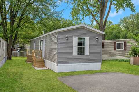 2698 Bayberry Ct, Brooklyn, MI 49230