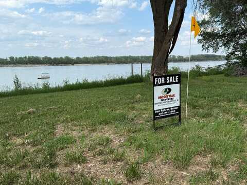 57173 892 Road, Wynot, NE 68792