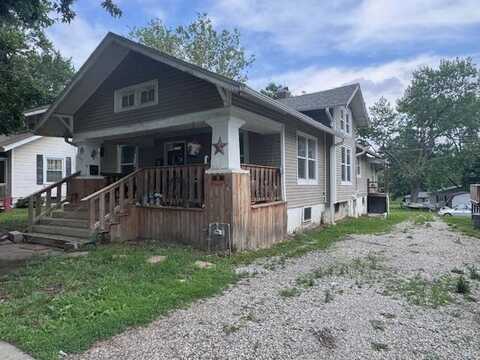 702 N Mead St, Cameron, MO 64429