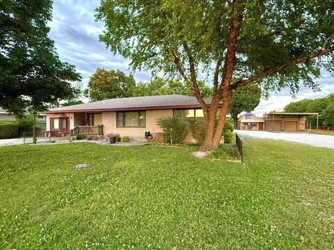 1604 S Plummer, Chanute, KS 66720