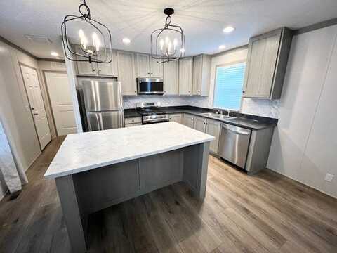 25766 Nuway Avenue, Warren, MI 48091
