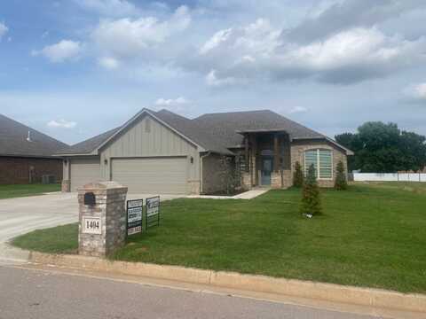 1404 North Oak St, Seiling, OK 73663